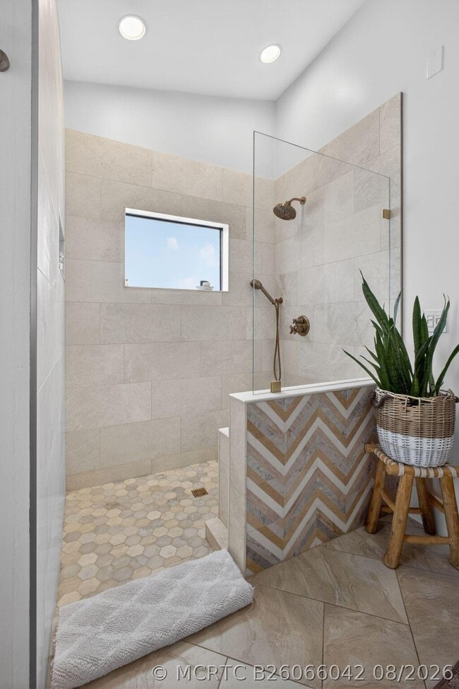 Building Photo - 12897 La Rochelle Cir