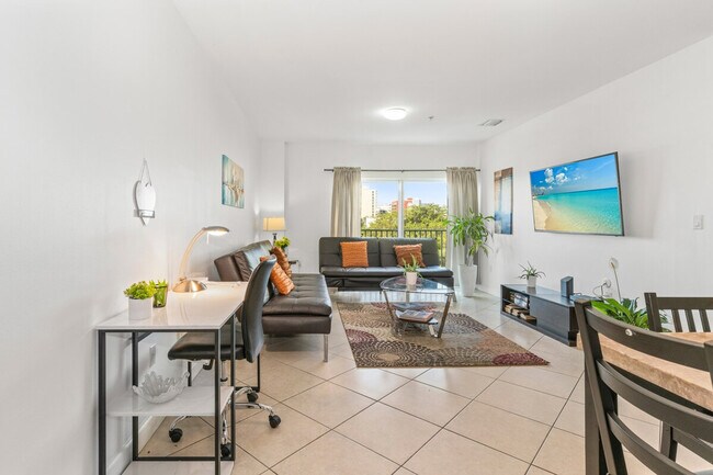 Building Photo - 3219 SW 23rd Terrace