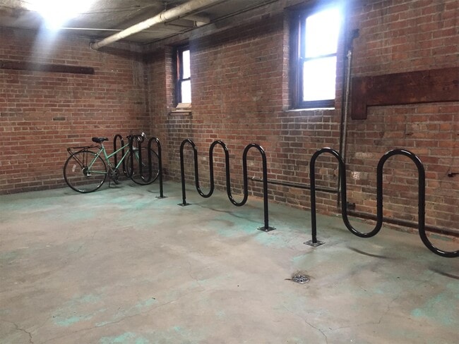 Building Photo - 1780 Van Dyke St