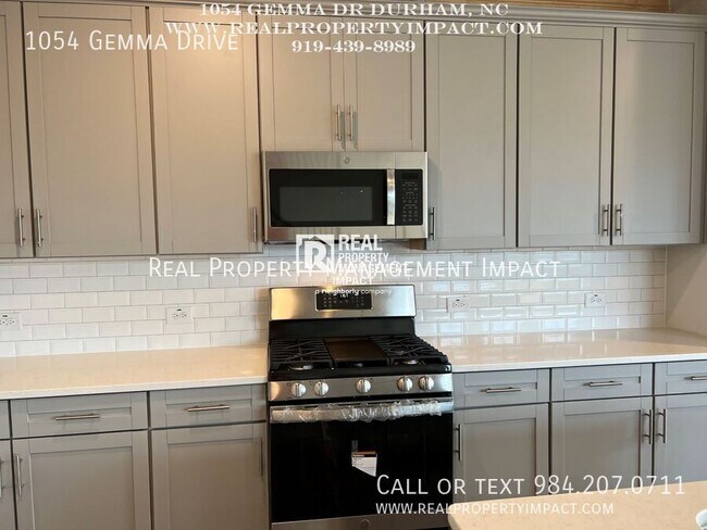 Building Photo - 1054 Gemma Dr