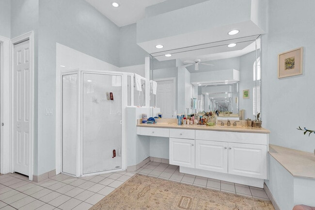 Building Photo - 9737 Parkview Ave