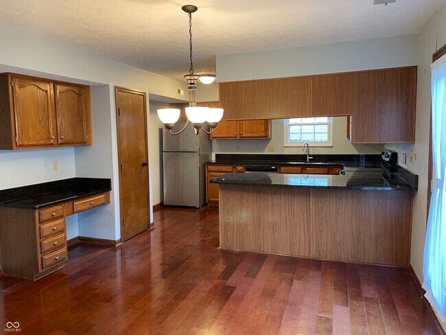 Building Photo - 9161 Champton Dr
