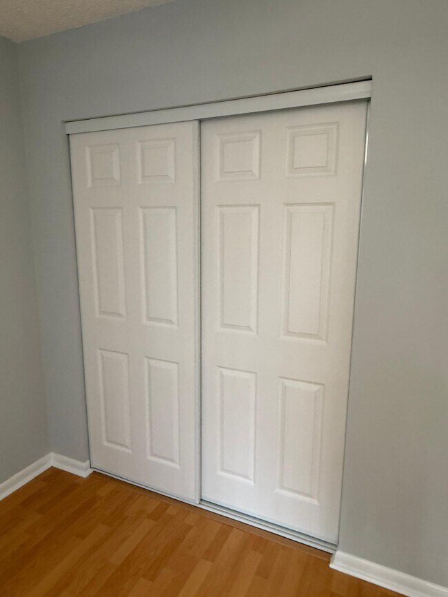 Building Photo - 2335 SW 22nd Ave