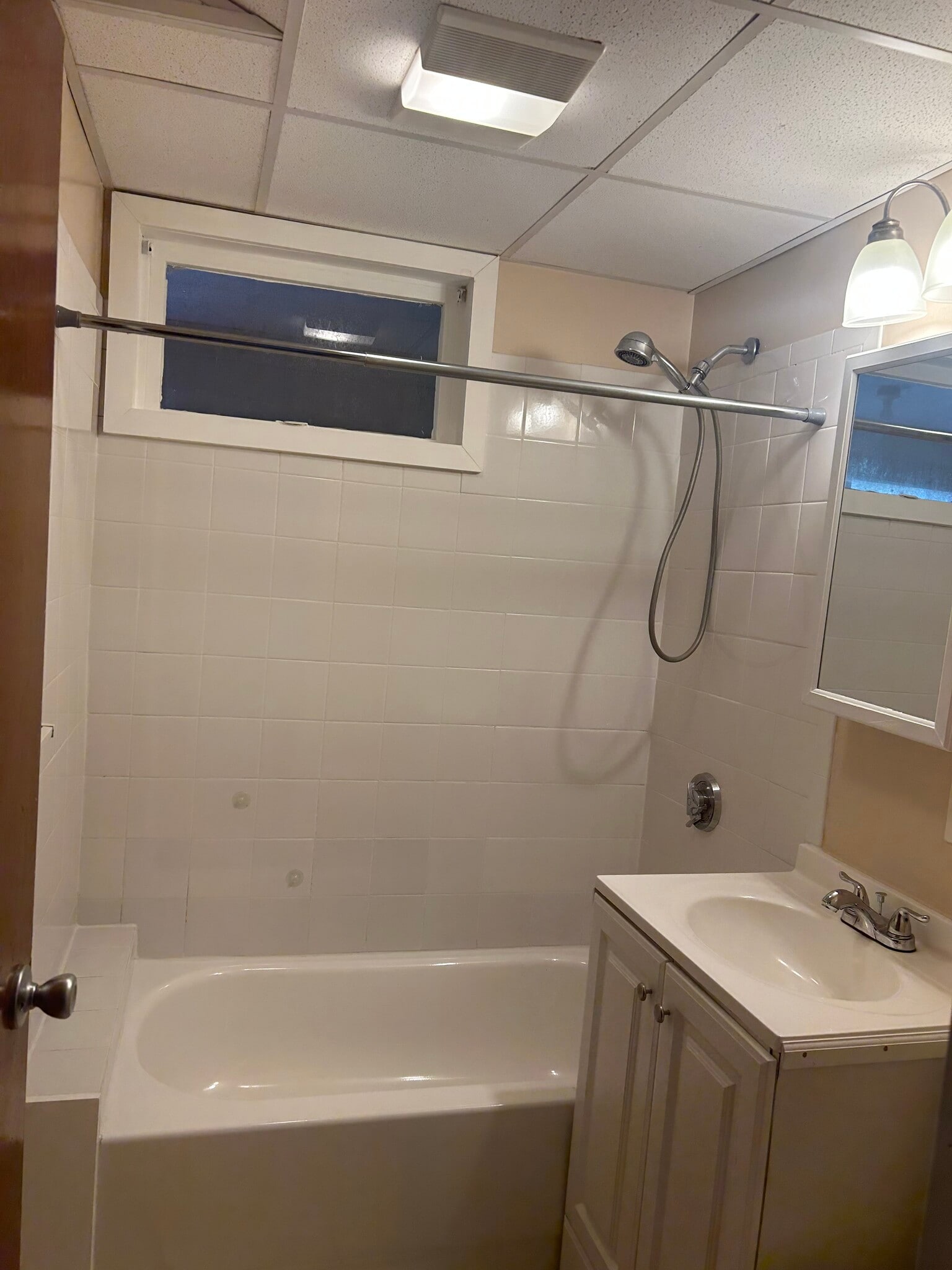 Bathroom - 91 Ward St