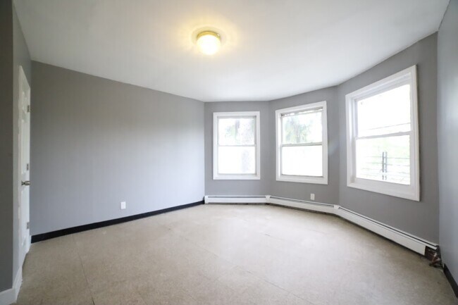 Building Photo - 223 Fairmount Ave