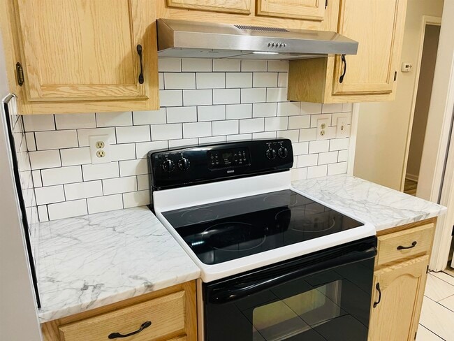 Building Photo - 2256 Lake Springs Ln