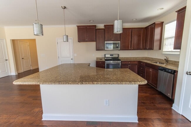 Building Photo - 2038 Sinclair Trce