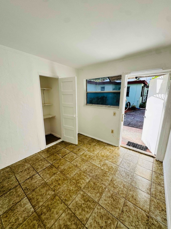 Building Photo - 1810 SW 24th Ter