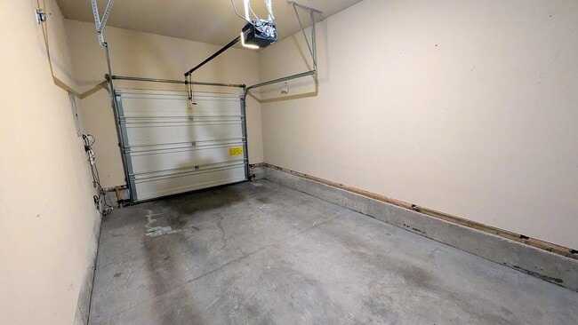 Building Photo - 16130 NW Fescue Ct