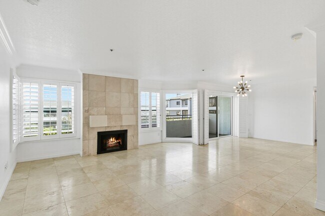 Building Photo - Spacious Luxury Home With Ocean and Newport Harbor Views