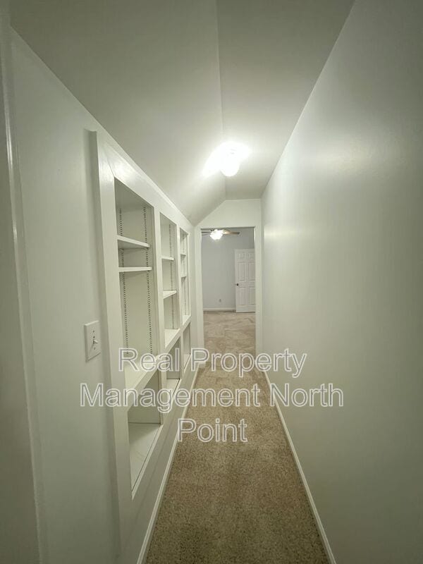 Building Photo - 889 Crew St SW