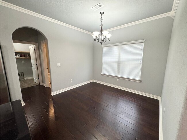 Building Photo - 33 Leona Dr