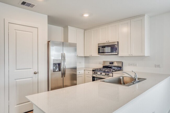 Building Photo - 488 Beechwood Hacienda Dr