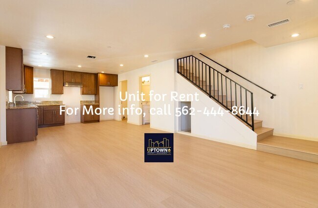 Building Photo - Townhome - 3 Bedrooms-2.5 Baths - Los Ange...