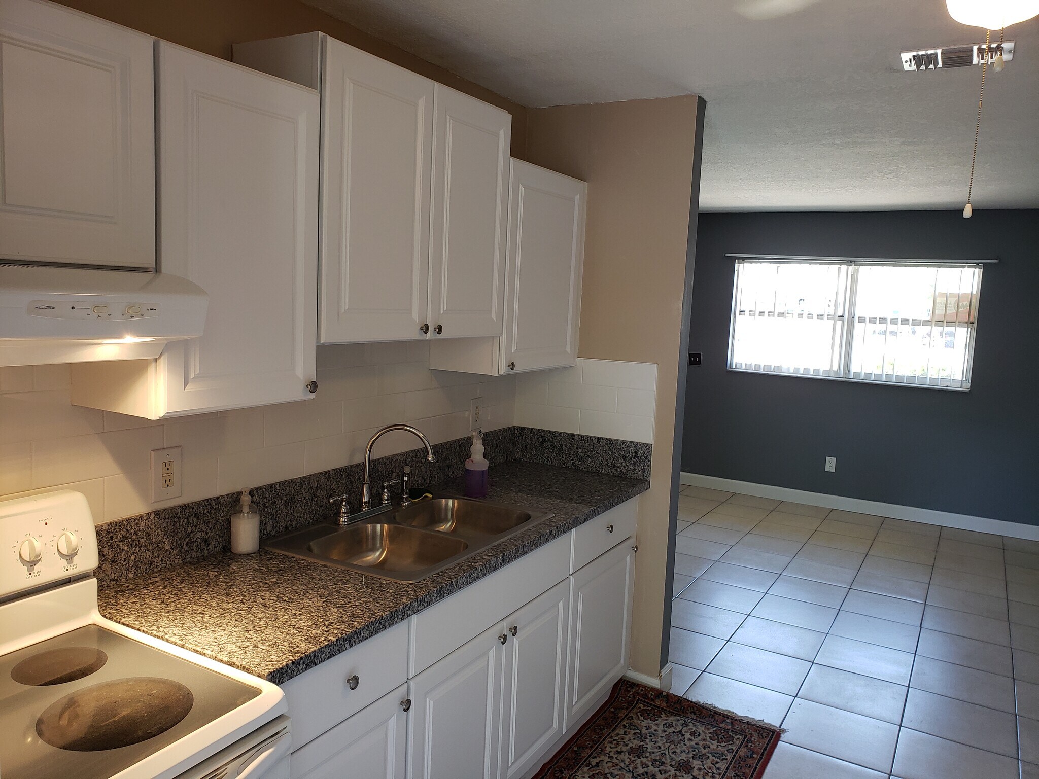 Building Photo - 1309 Union St