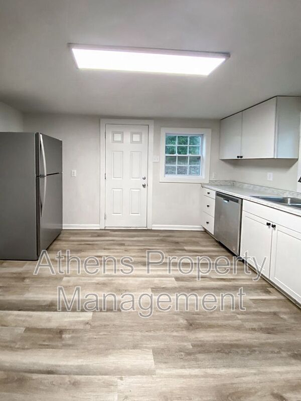Building Photo - 183 Minor St