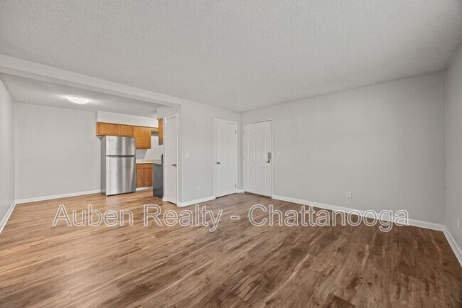 Building Photo - 207 Eveningside Dr