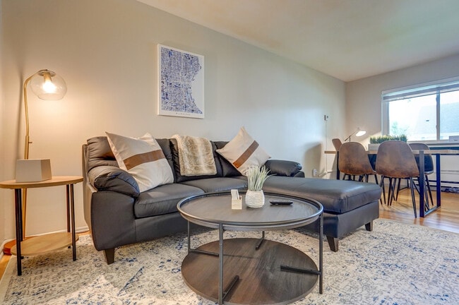 Building Photo - 9407 W Adler St