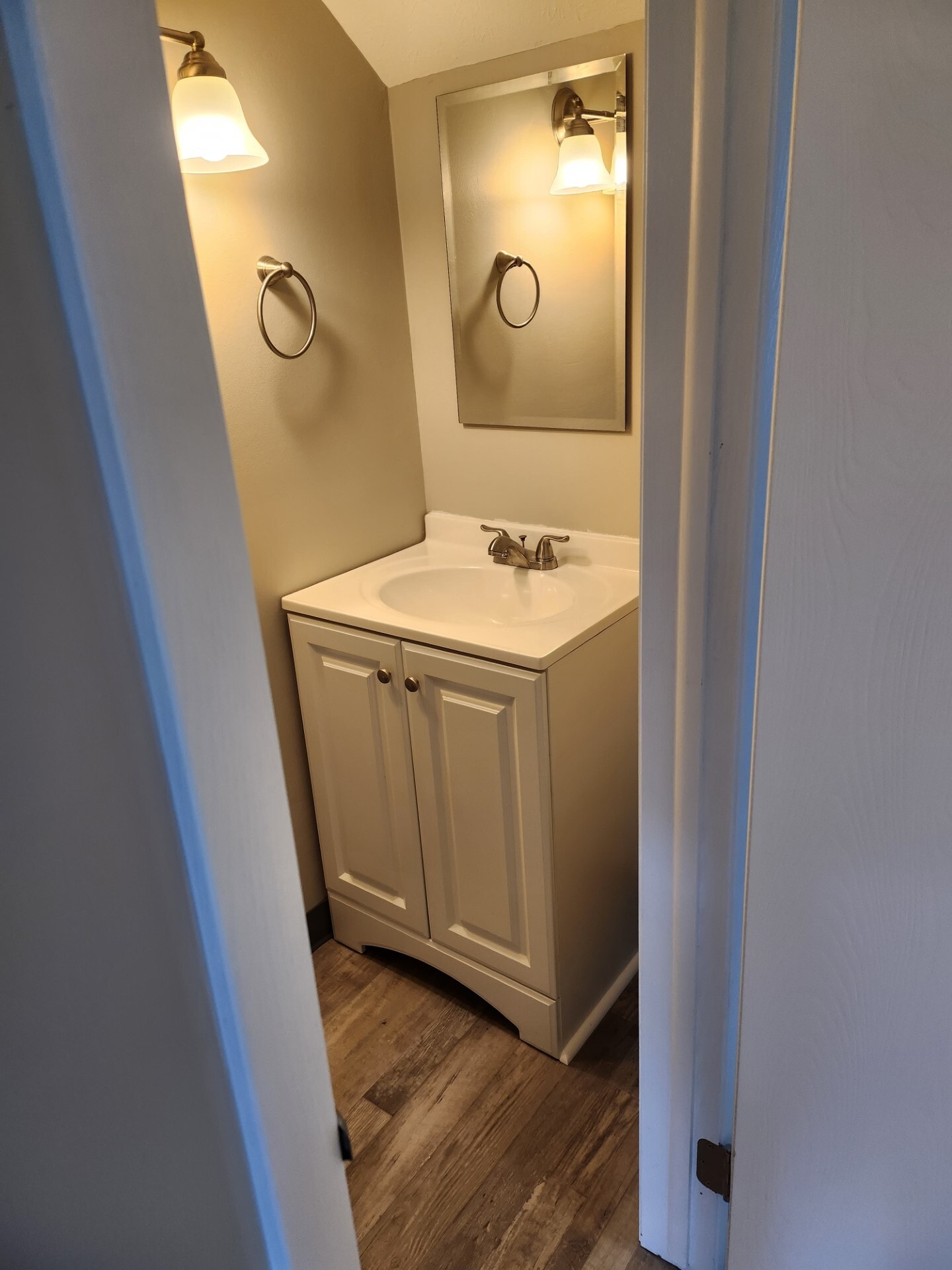 1/2 bath - 5195 Cline Rd