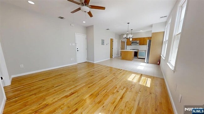Building Photo - 11 Schuyler Ct