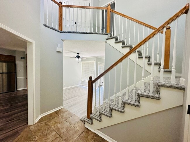 Building Photo - {10709}  Spacious Overland Park Duplex + T...