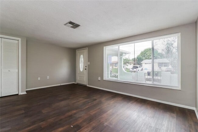 Building Photo - 7500 San Salvadore Dr