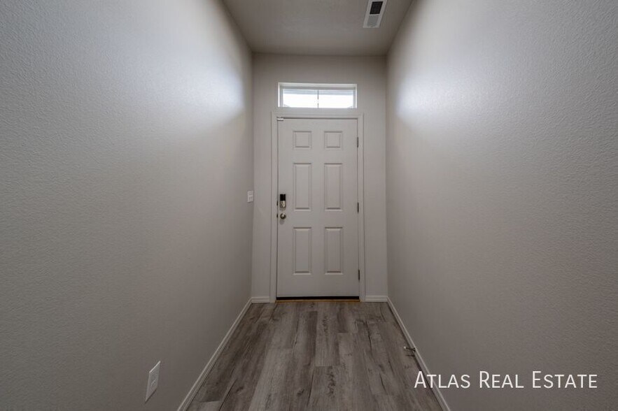 Building Photo - 12713 Lignite Dr