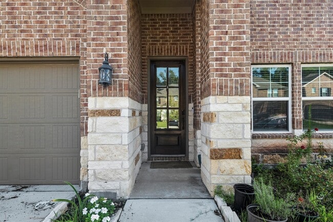 Building Photo - 17828 Hanson Ridge Dr