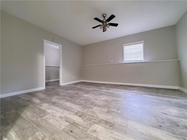 Building Photo - 394 Russell Ridge Dr