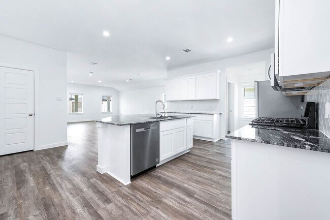 Building Photo - 1122 Fringed Bluestar Dr