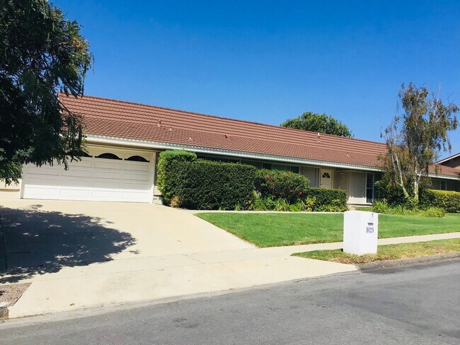 Building Photo - 1021 Trueno Ave