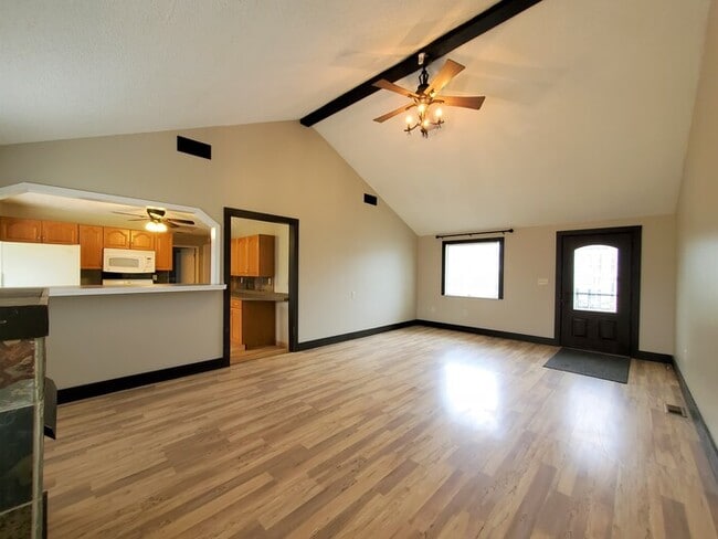 Building Photo - 1915 Little Ave