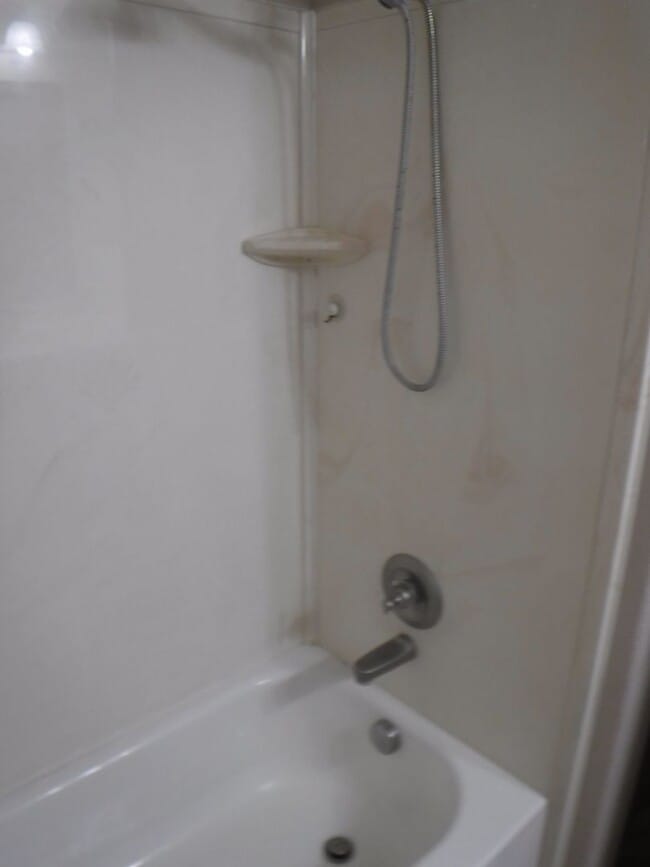 Building Photo - 1500 SQUARE FEET, 2 BED, 2 BATH AND 2 CAR GARAGE