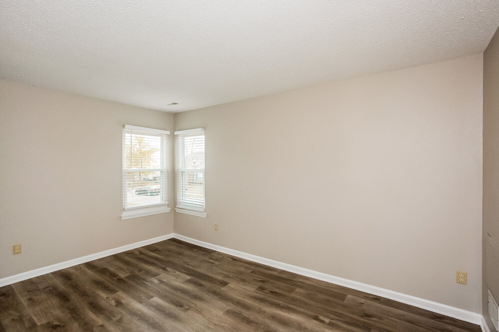 Building Photo - 279 Brookview Dr