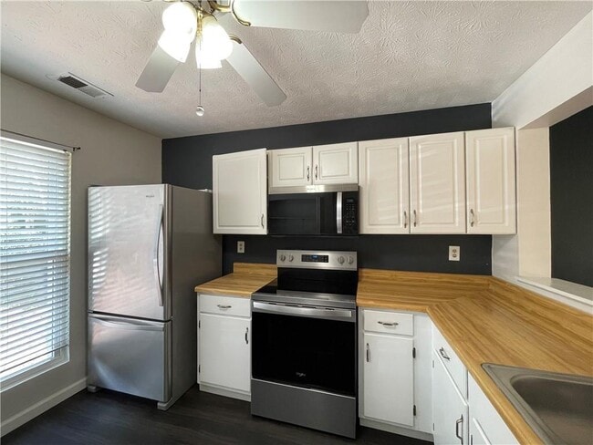 Building Photo - 3578 Kennesaw Station Dr