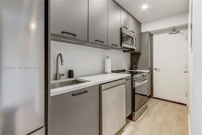 Building Photo - 1000 West Ave