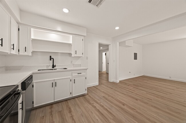 Building Photo - 2545 Jackson