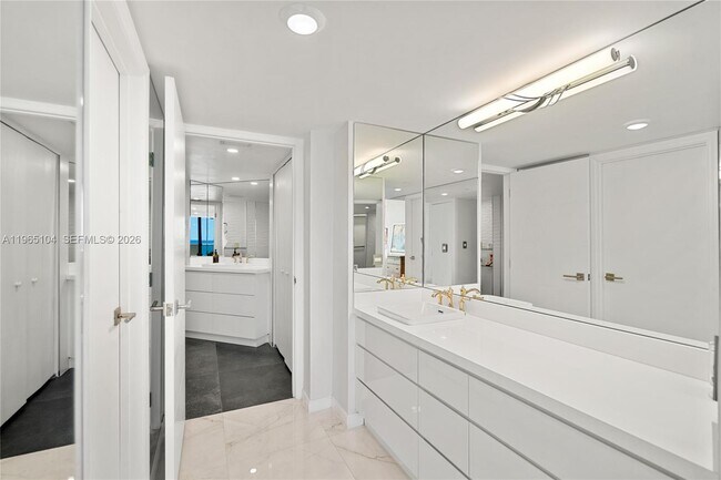 Building Photo - 5757 Collins Ave