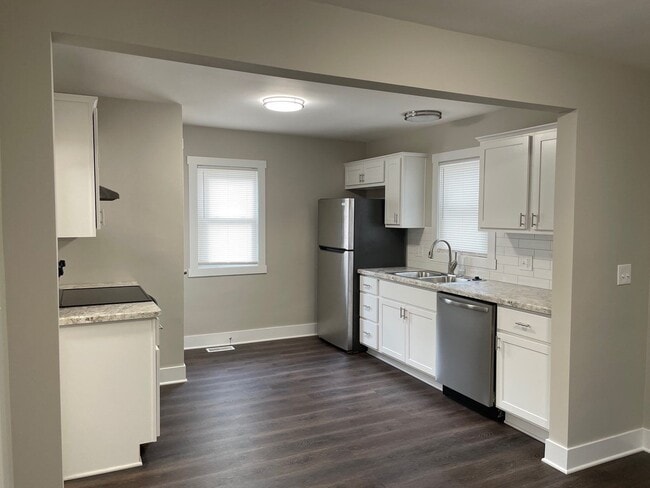 Building Photo - 1878 Sequoia St