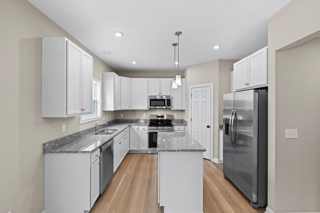 Building Photo - 112 Lambert Fld