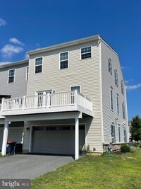 Building Photo - 331 S Parkway Dr