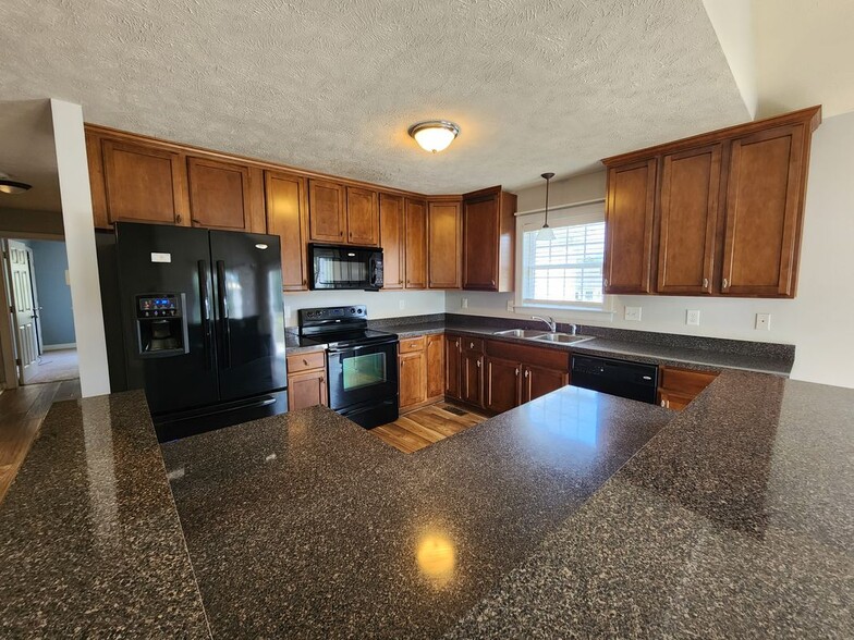 Building Photo - 312 Abbey Ct