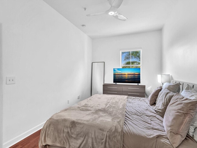 Building Photo - 2329 Vintage Dr