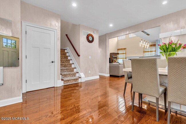 Building Photo - 47 McCormick Ave N