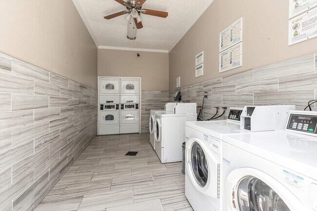 Building Photo - Step Into Style – Upscale Living Starts Now!