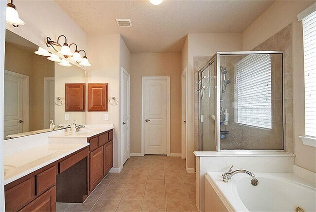 Building Photo - 2181 Brittany Colony Dr