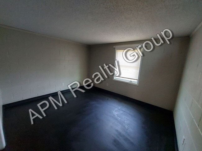 Building Photo - 2 bedroom apartment - 50% off first month!