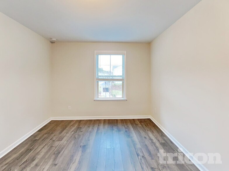 Building Photo - 305 Knowles Pl