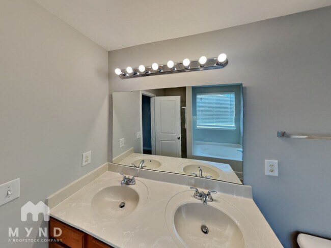 Building Photo - 16629 Broadwing Pl