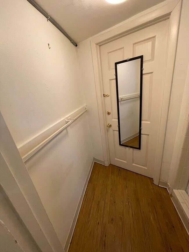 Building Photo - MM1938